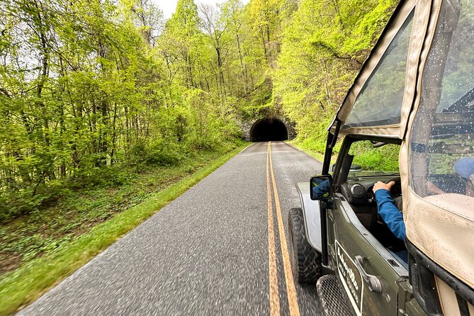 2.5-Hour Blue Ridge Parkway Guided Jeep Tour - Meeting Point and Logistics