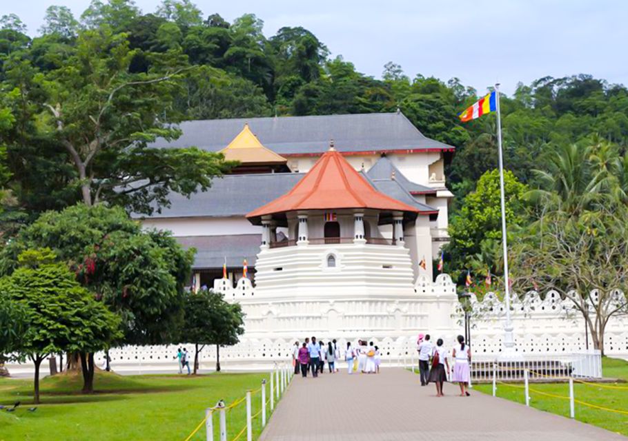 2 Days -Kandy and Nuwara Eliya Tour From Colombo - Transportation Details