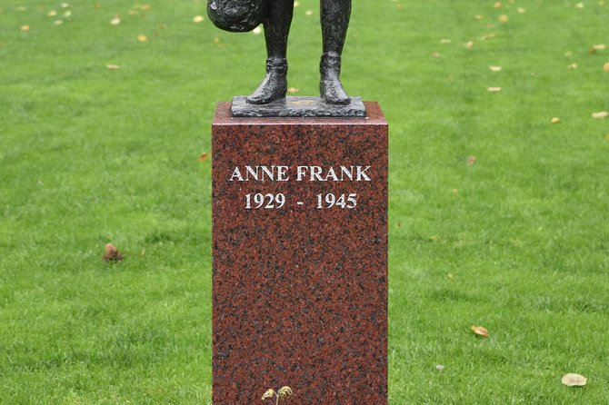 2-Hour Private Anne Frank Walking Tour With Drink - Confirmation and Accessibility Details