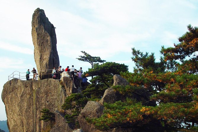3-Day Private Huangshan Tour: Hongcun Village & Overnight on Mt Huangshan - Itinerary Highlights