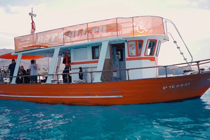 3-Hours Shared Tour to Accessible Boat En Canary Island - Inclusions and Amenities