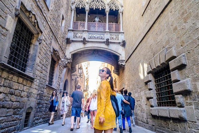 360ª Barcelona: Old Town, Helicopter & Sailing Small Group Tour - Why Choose This Tour