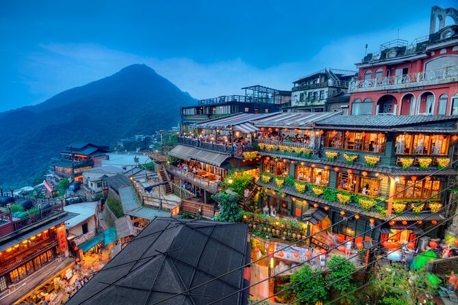 7-Hour Jiufen Night View, Shifen Waterfall & Raohe Market Tour - Jiufen Night View Experience