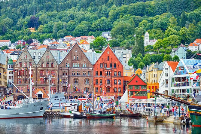 A Historical Walking Journey in Bergen Past and Present - Architectural Evolution of Bergen