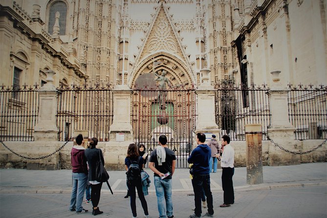 Alcazar & Cathedral of Seville Exclusive Group, Max. 8 Travelers - Meeting and Logistics