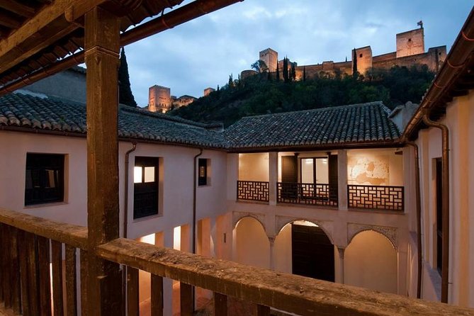 Alhambra & Generalife, Albaicín & Sacromonte Skip-the-Line Private Tour - Meeting Point Options