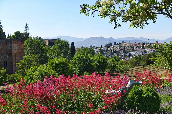 Alhambra & Generalife Skip the Line Premium Tour Including Nasrid Palaces - Tour Inclusions