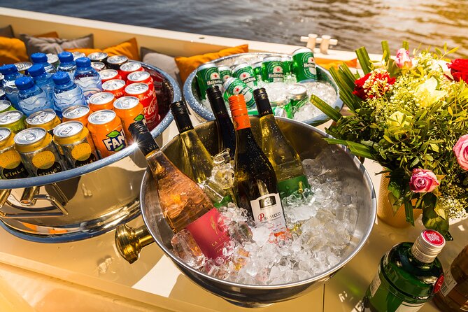 Amsterdam Private Boat Trip With Pizza and Unlimited Drinks - Inclusions and Amenities