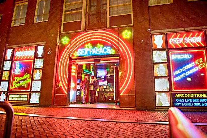 Amsterdam Red Light District Tour With a Private Guide - Why Choose a Private Guide