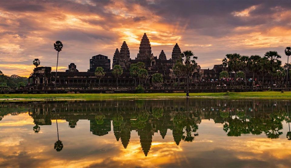 Angkor Sunrise & Small Circuitby Tuk- Tuk Include Breakfast - Exploring Angkor Thom and Bayon