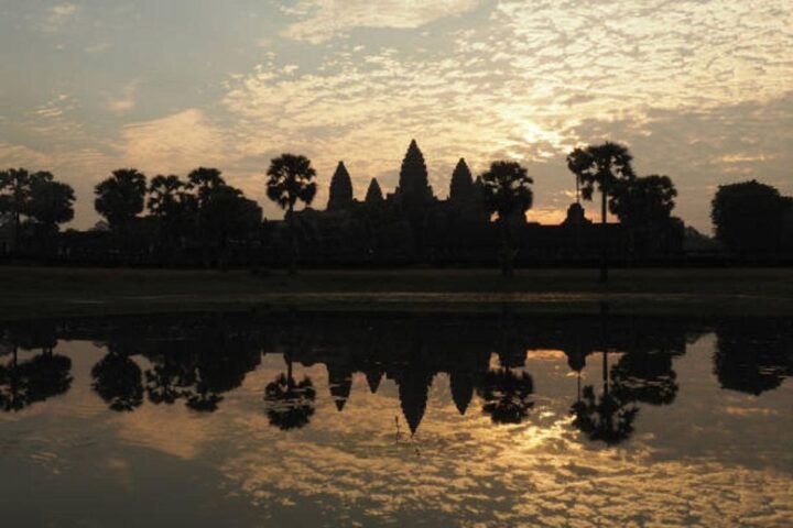 Angkor Wat: Guided Sunrise Bike Tour W/ Breakfast and Lunch - Experience Highlights