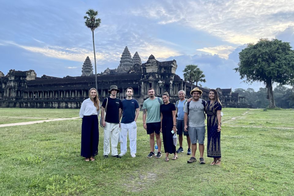 Angkor Wat Small Group Sunrise Tour With Breakfast Included - Itinerary Highlights