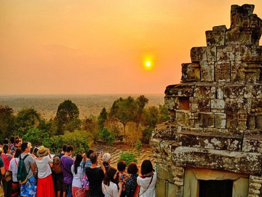 Angkor Wat Small Tour With Sunset Private Tuk-Tuk - Exclusive Sunset Viewing Experience