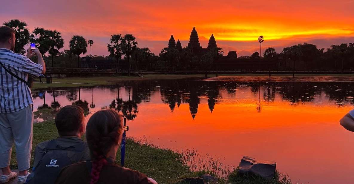 Angkor Wat Sunrise Bike Tour With Lunch Included - Pickup and Early Morning Start