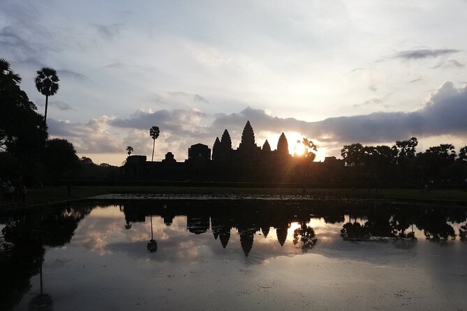 Angkor Wat Sunrise Small Group Tour - Group Size and Pricing