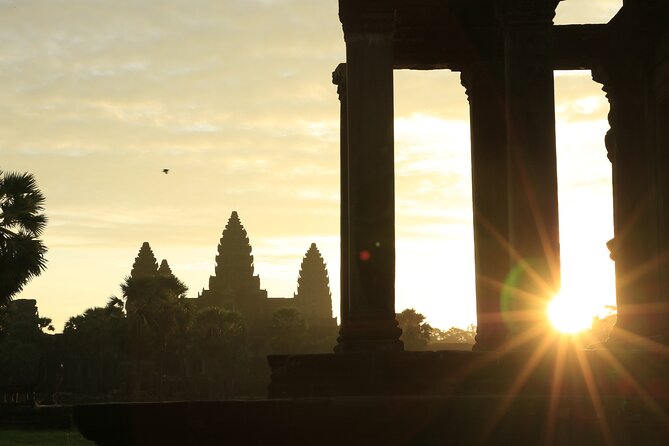 Angkor Wat Sunrise Tour in Siem Reap Small-Group - Temple Entrance and Ticketing