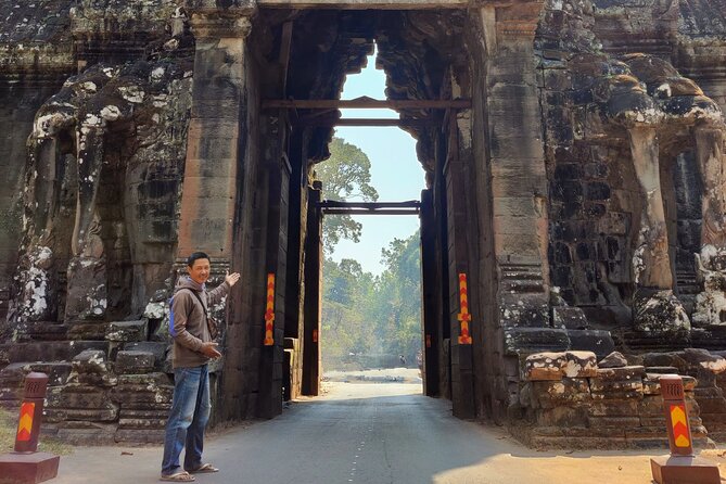 Angkor Wat Temple Tour With Own Tuk Tuk Driver - Visual Content