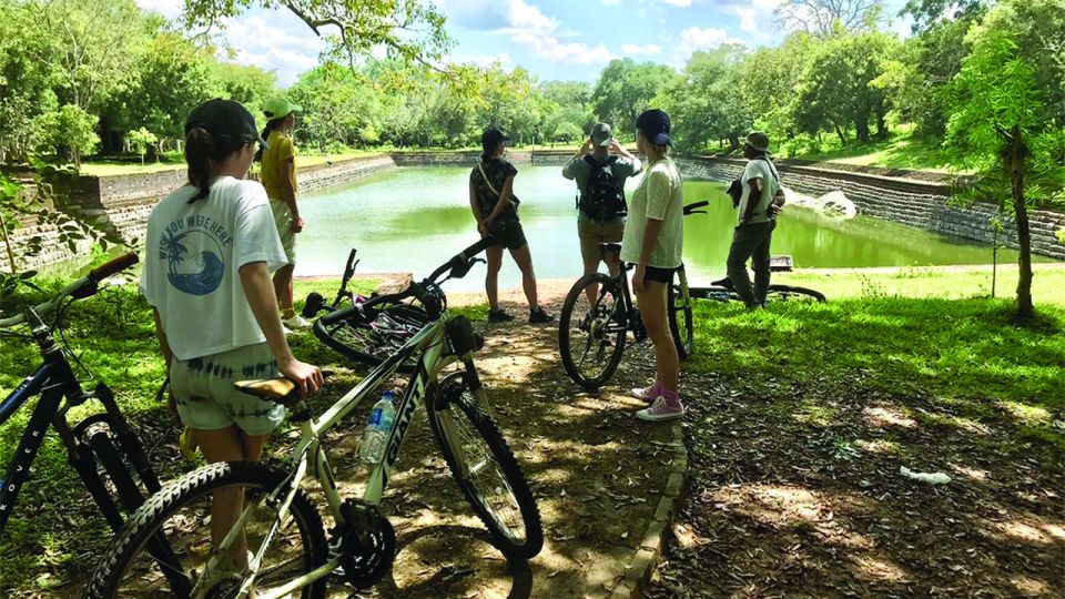 Anuradhapura: Private Half-Day Cycling Tour W/ Guide - Experience Highlights