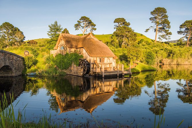 Auckland to Rotorua via Hobbiton Small Group Tour (One Way) - Itinerary Overview