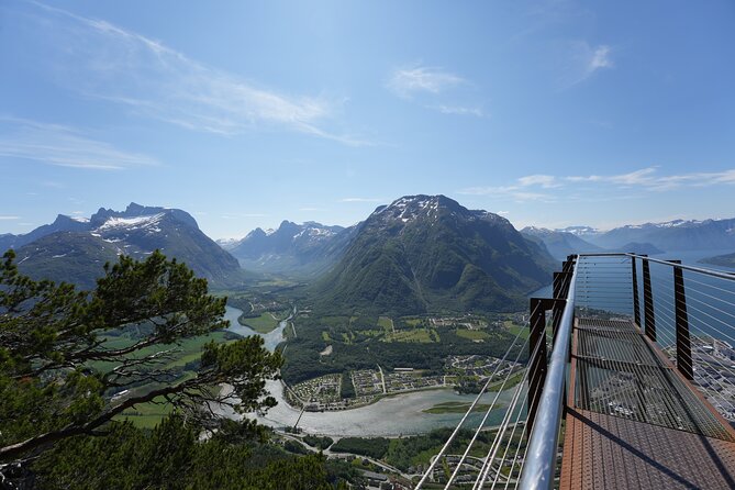 Audio Bus Tour at Scenic Routes of Andalsnes to Trollstigen - Meeting Point Details