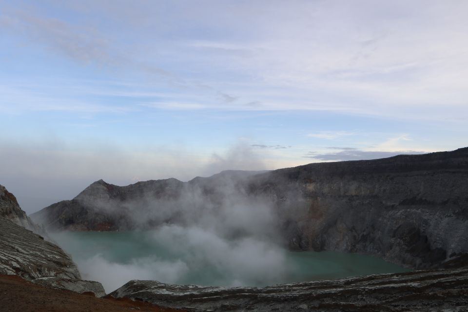 Bali: Mount Ijen Guided Night Walking Tour With Breakfast - Transportation and Logistics