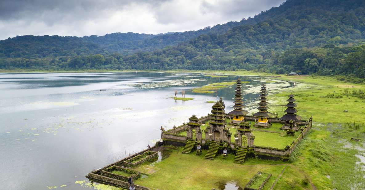 Bali: Munduk Waterfalls Trek, Twin Lakes and Temple Tour - Experience Highlights