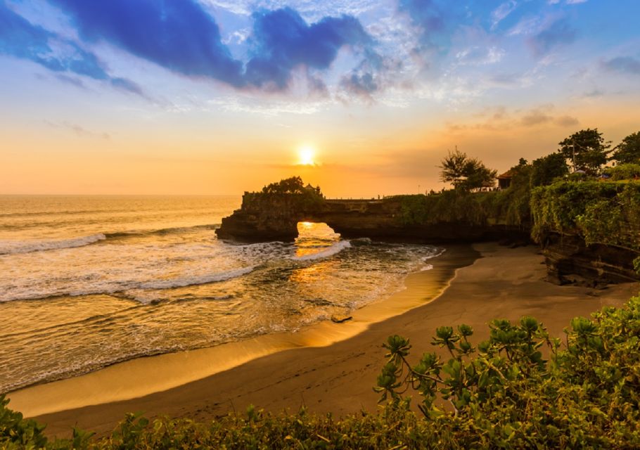 Bali: Taman Ayun and Tanah Lot Temple Sunset Tour - Experience Highlights