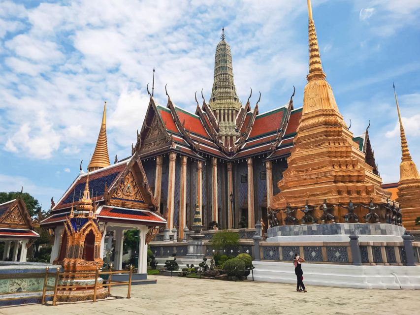 Bangkok: Grand Palace and Wat Phra Kaew Guided Walking Tour - Activity Details