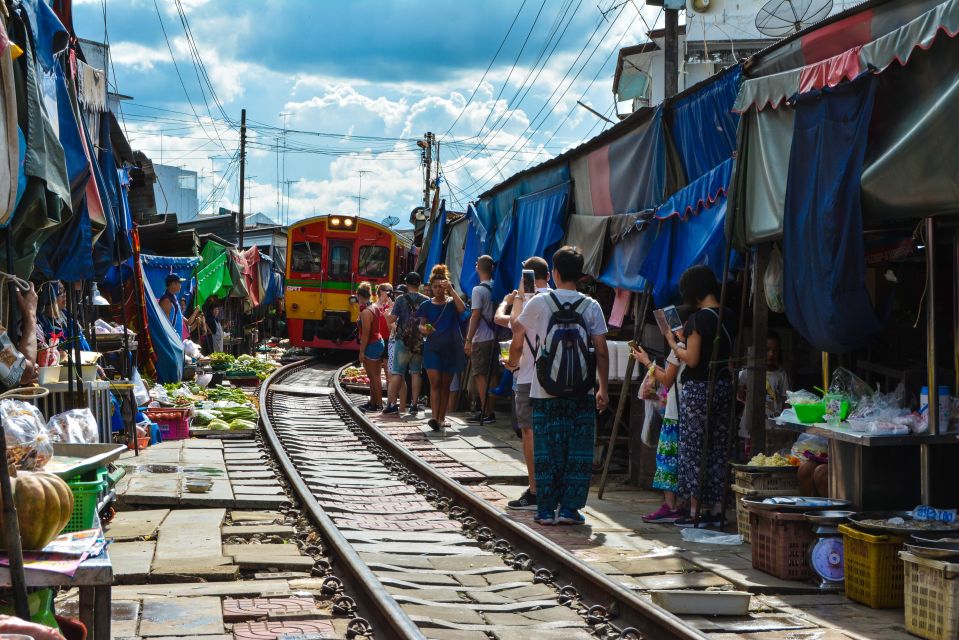 Bangkok: Maeklong Train Market & Amphawa Floating Market - Highlights