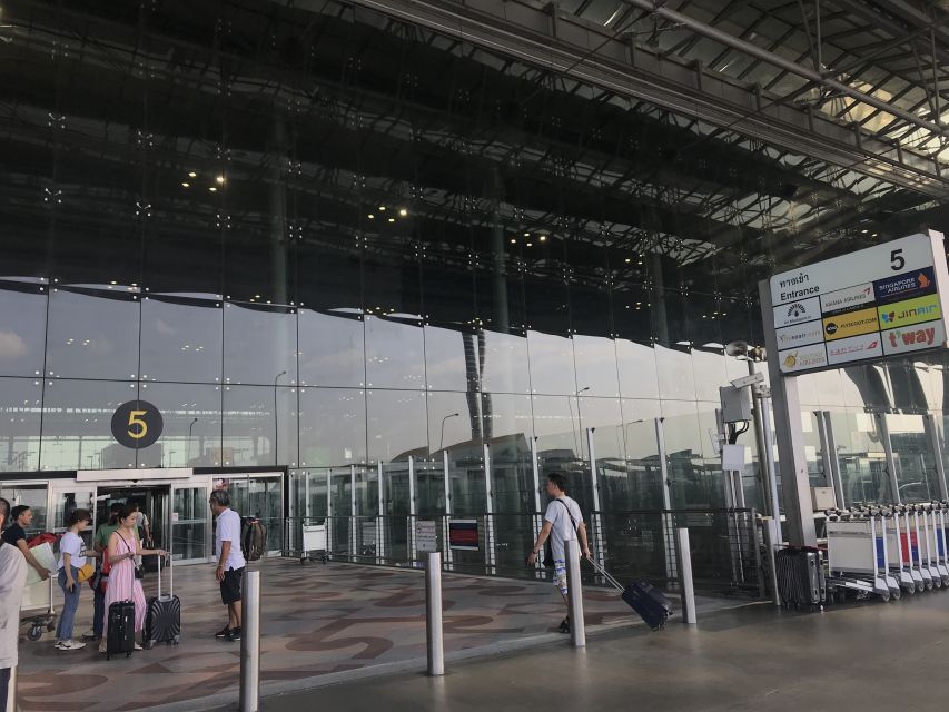 Bangkok Suvaanabhumi Airport: Fasttrack Immigration Service - VIP Arrival Experience
