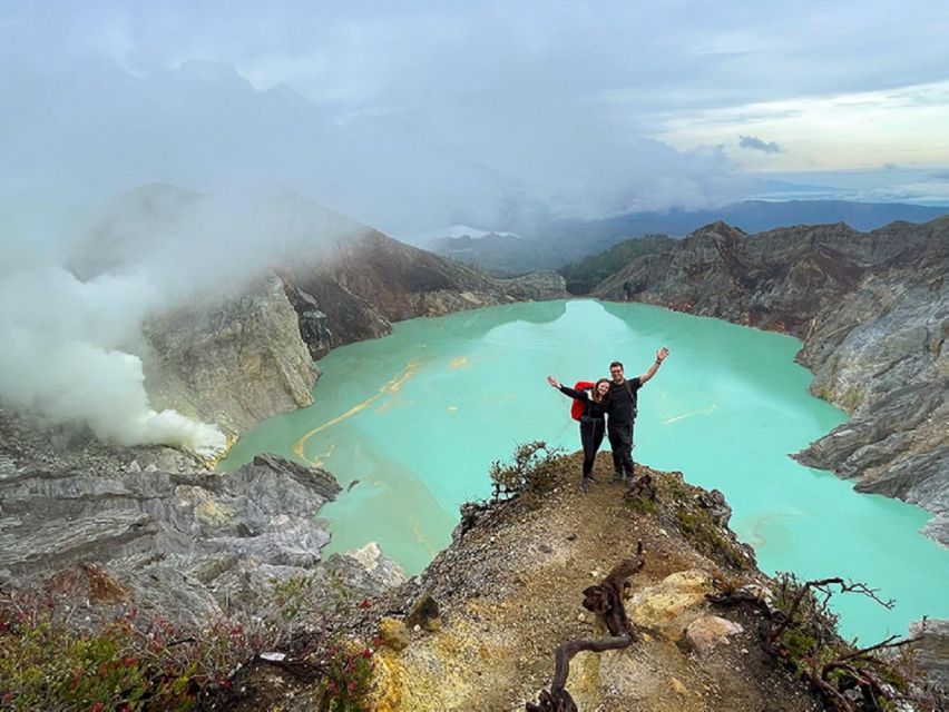 Banyuwangi: Group Tour Ijen Blue Fire With Driver and Guide - Tour Experience