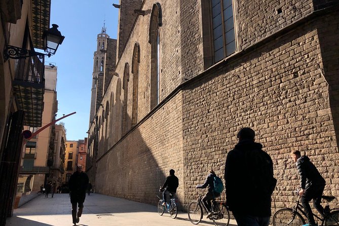 Barcelona City Bike Tour: Highlights and Hidden Gems - Plaça Reial Exploration