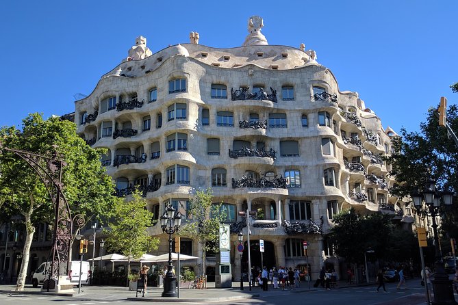 Barcelona Highlights Private Tour in a Chauffeured Mercedes-Benz - Pickup Locations and Ticket Options