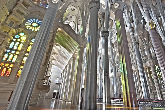 Barcelona in 1 Day: Sagrada Familia, Park Guell,Old Town & Pickup - Sagrada Familia Visit