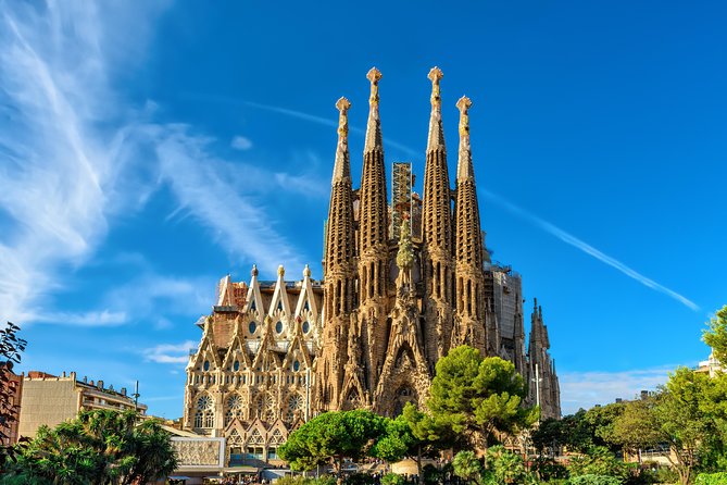 Best of Barcelona: Sagrada Familia & Old Town Tour With Pick-Up - Logistics and Pickup Details