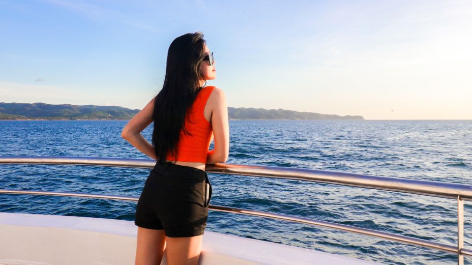 Boracay: Scenic Sunset Cruise With Live Music - Highlights of the Experience