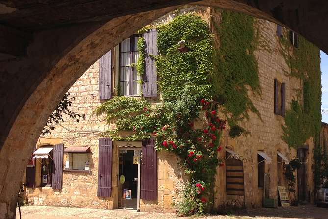 Bordeaux to Lascaux and Dordogne Valley Private Sightseeing Tour - Itinerary Overview