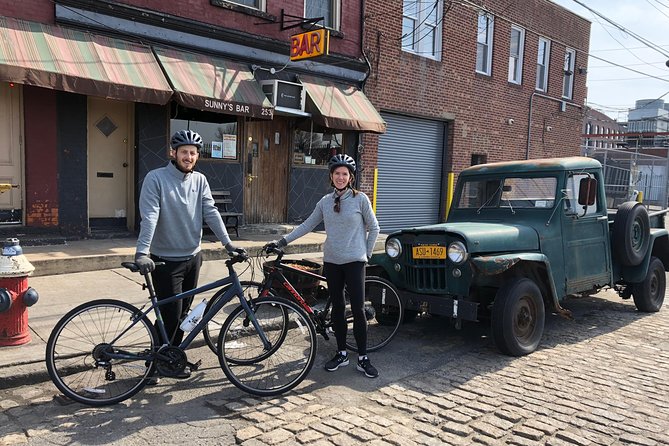 Brooklyn Neighborhoods Small-Group Bike Tour - Guide Expertise and Guest Feedback