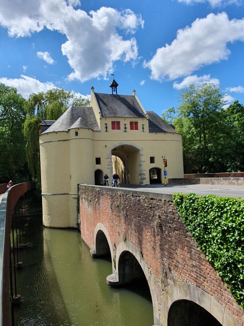 Bruges by Bike With Family and Friends! - Booking Information