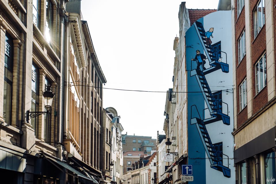 Brussels Comics & Street Art: Private Walking Tour - Experience Highlights