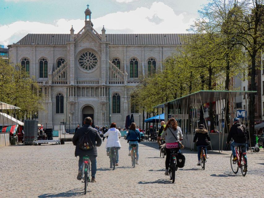 Brussels: Highlights and Hidden Gems Bike Tour - Experience Highlights