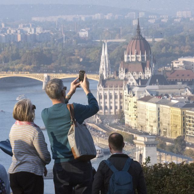 Budapest: 3-Hour Live Guided Sightseeing Tour - Booking Information
