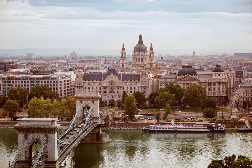 Budapest: Buda Castle Walking Tour With Saint Stephen's Hall - Review Insights and Feedback