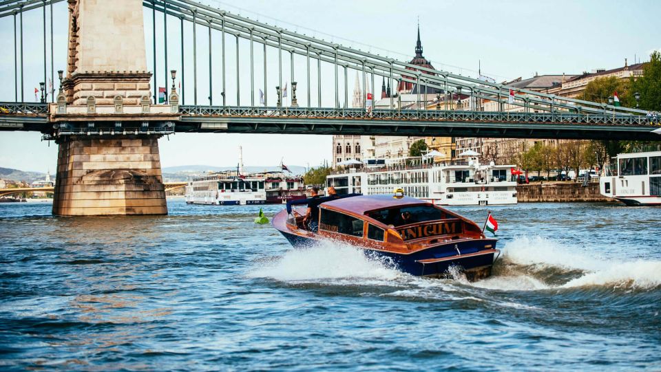 Budapest: Einführung in Die Stadtführung Zu Fuß Auf Deutsch - Experience Highlights