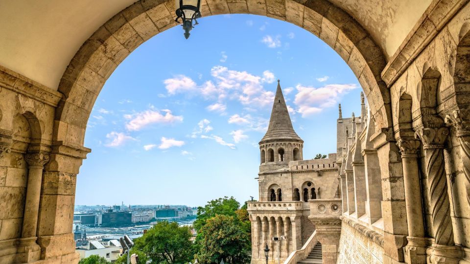 Budapest: Express Walk With a Local in 90 Minutes - Experience Budapest Like a Local