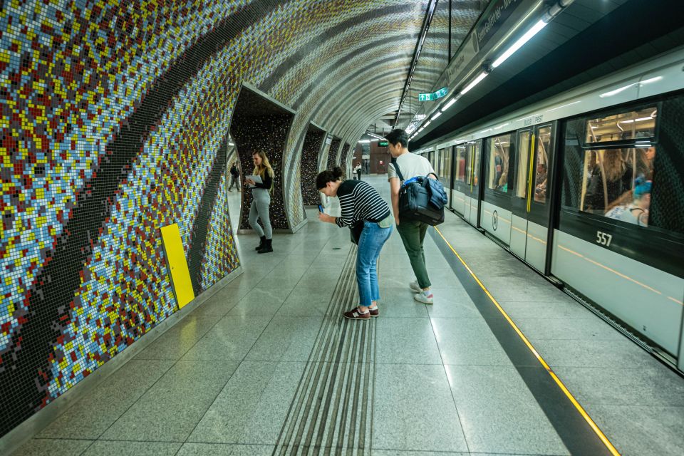 Budapest: Metro 4 Contemporary Art Discovery Walking Tour - Location and Meeting Point