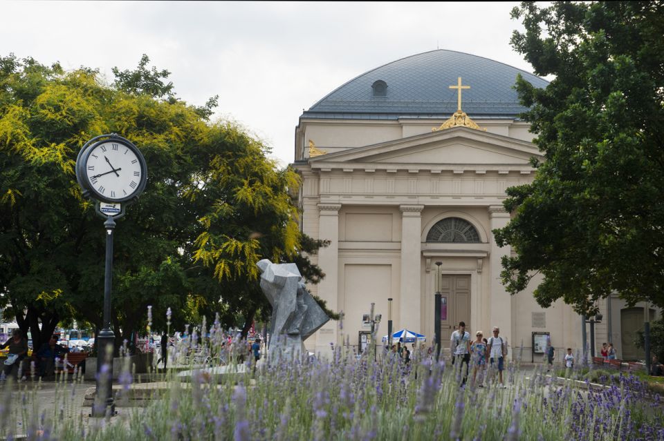 Budapest: Multilingual Highlights Tour - Multilingual Guide Options