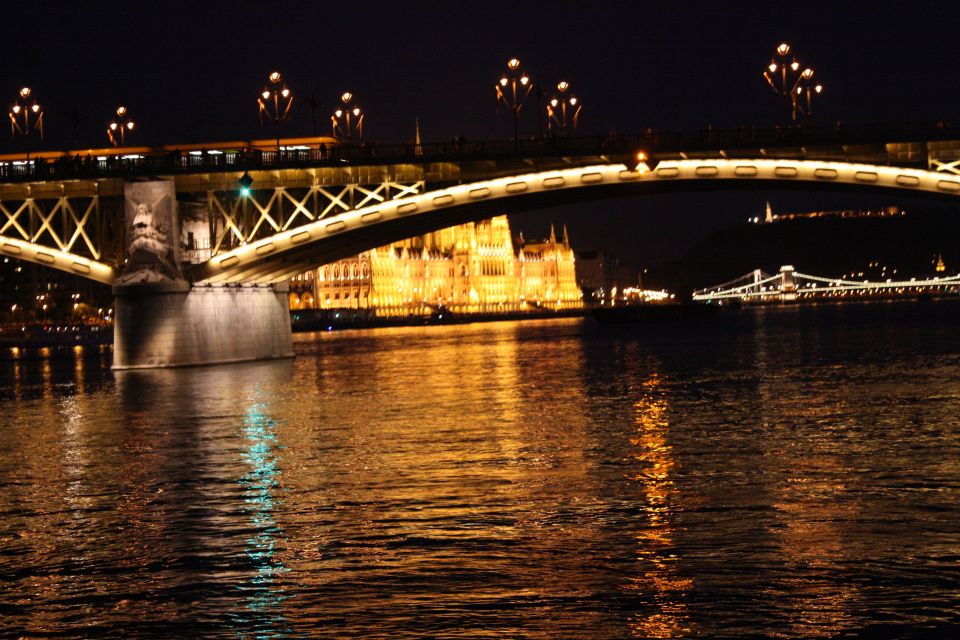 Budapest: New Year'S Eve Boat Cruise With Unlimited Drinks - Experience Highlights