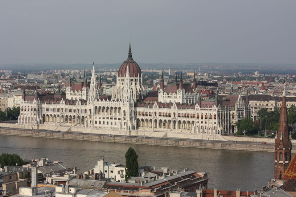 Budapest: Private 4-Hour Walking Tour - Tour Experience Highlights