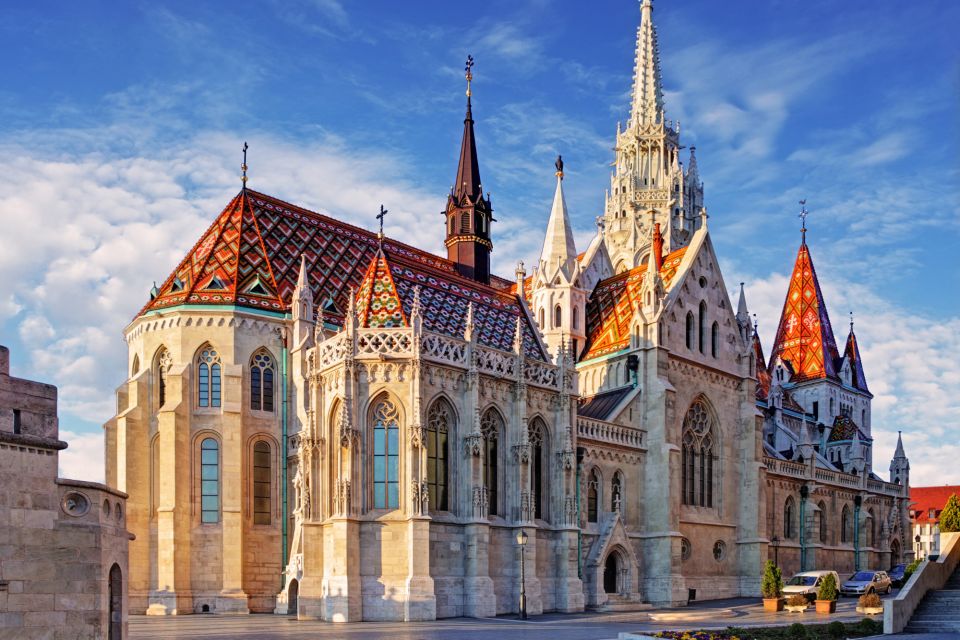 Budapest: Self-Guided Highlights Scavenger Hunt & Tour - Language Options & Interactive Features